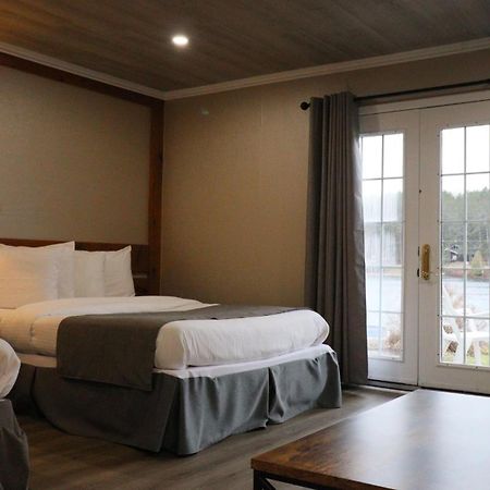 Algonquin Lakeside Inn Dwight Zewnętrze zdjęcie