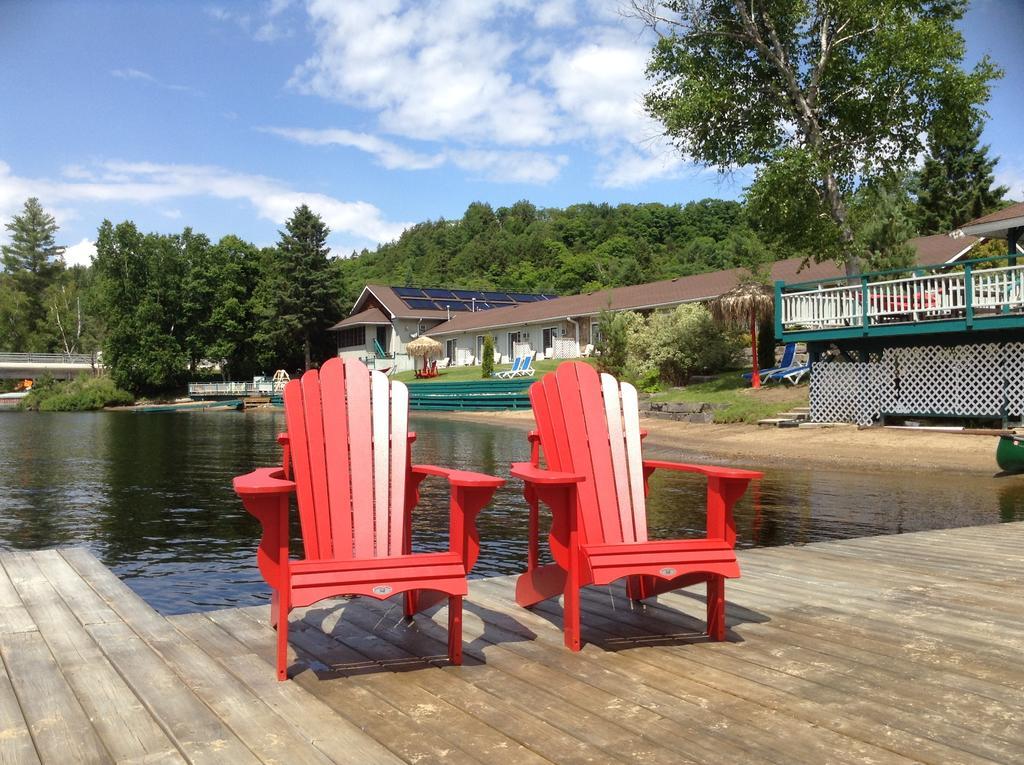Algonquin Lakeside Inn Dwight Zewnętrze zdjęcie