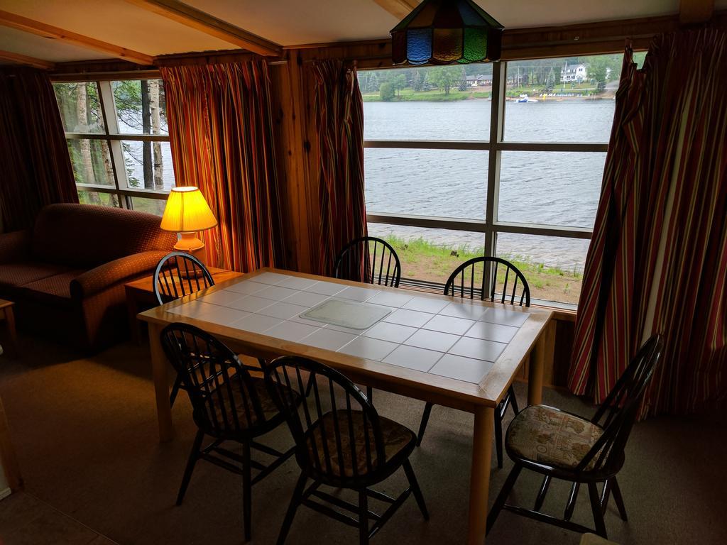 Algonquin Lakeside Inn Dwight Zewnętrze zdjęcie